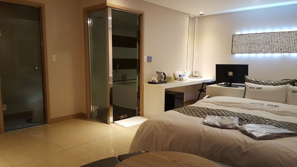 Hotel Gem Busan Exteriör bild